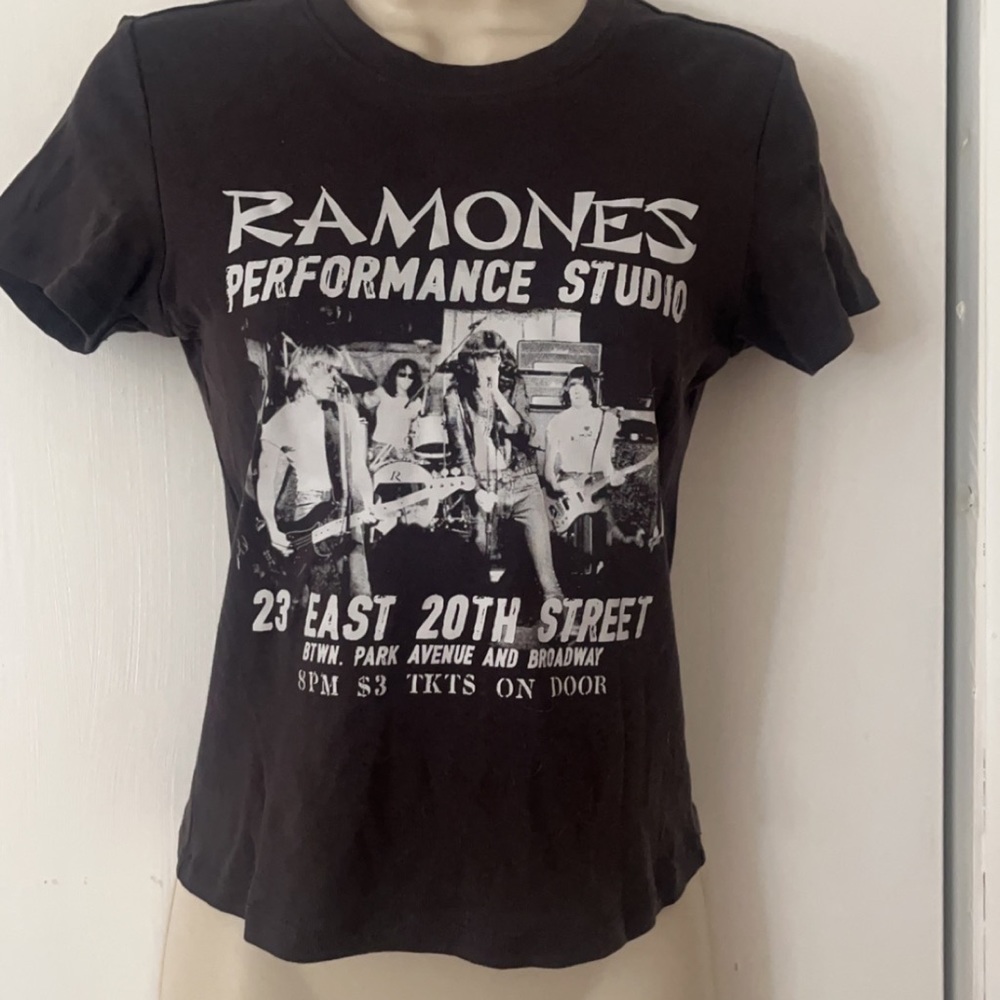 H&M Divided Ramones Women’s Band Baby-Tee